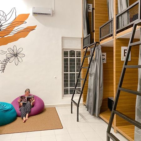 Albergue Snooze Malang Exterior foto
