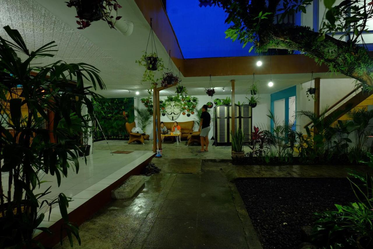 Albergue Snooze Malang Exterior foto