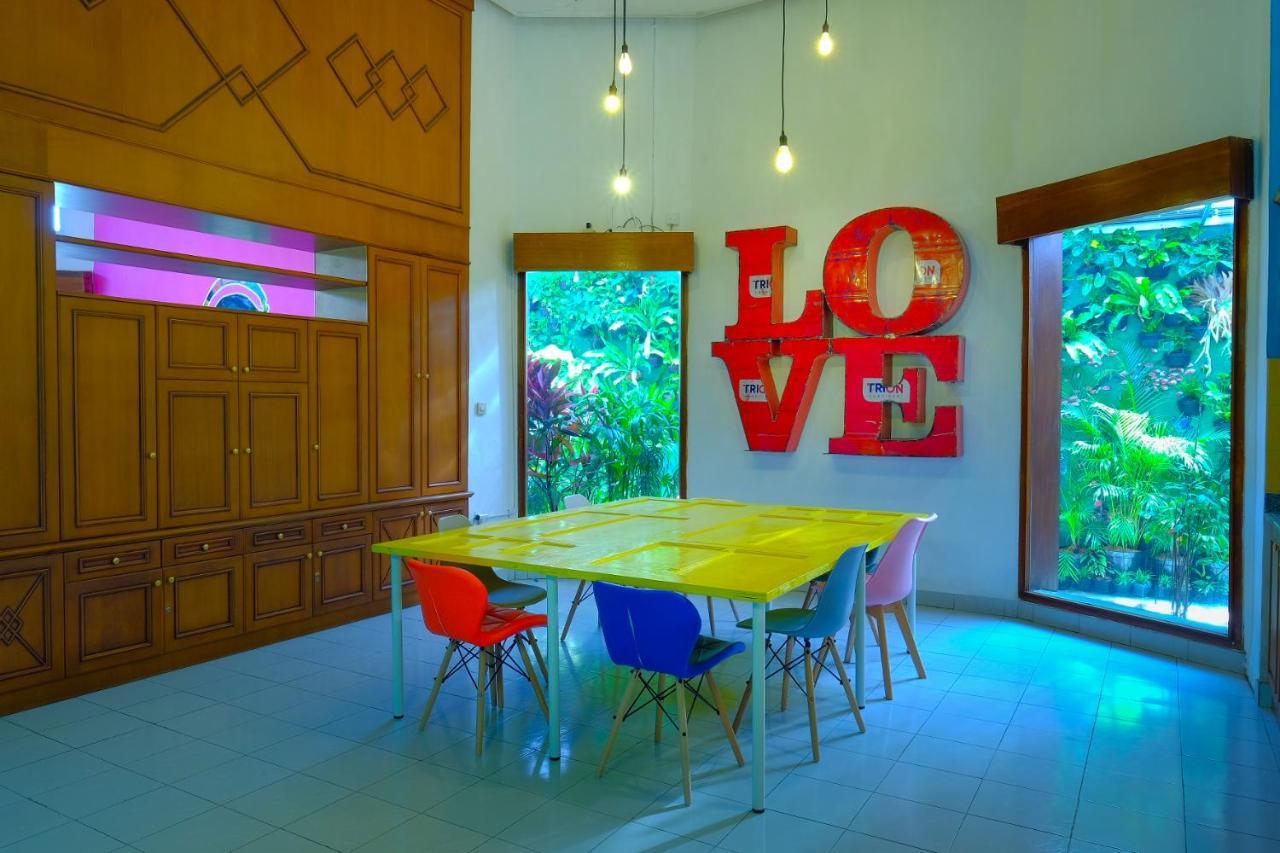 Albergue Snooze Malang Exterior foto
