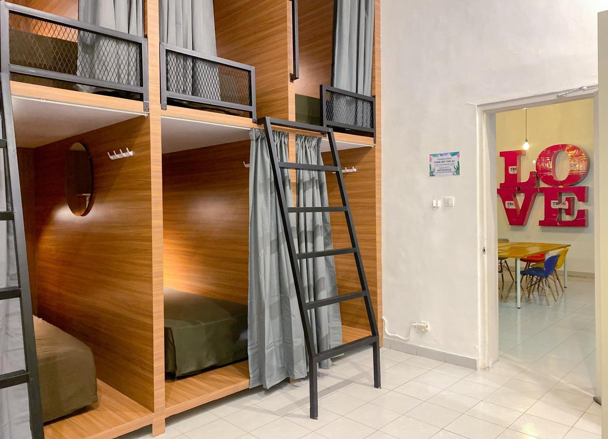 Albergue Snooze Malang Exterior foto